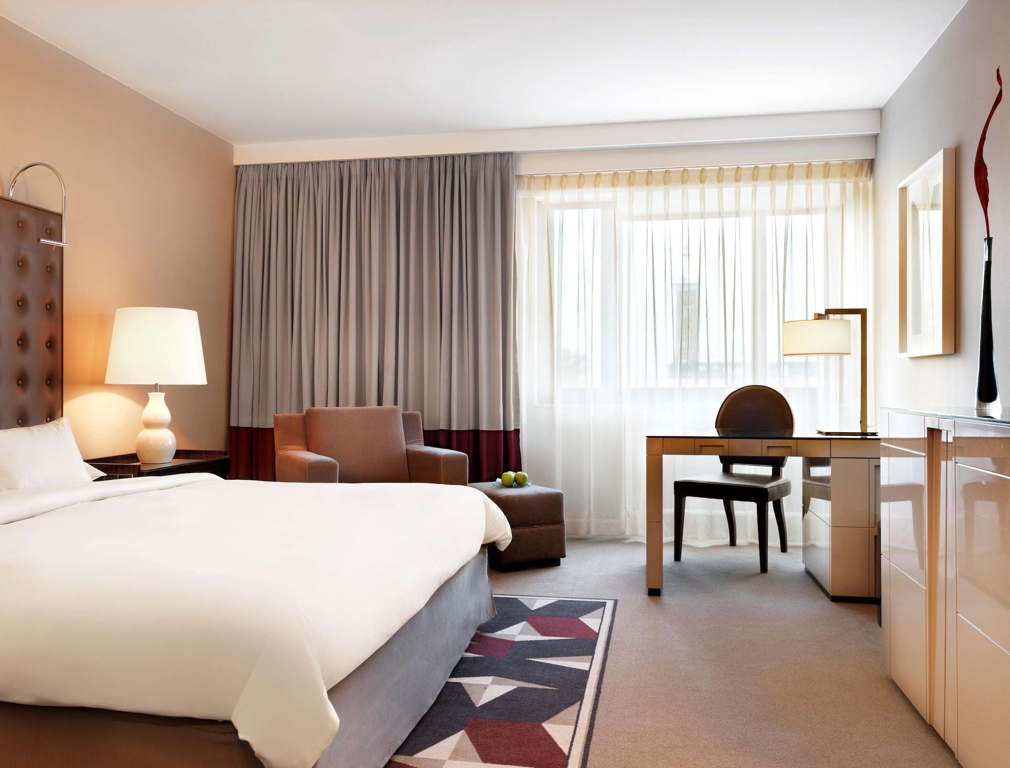 Hyatt Regency Hotel Kolonia
