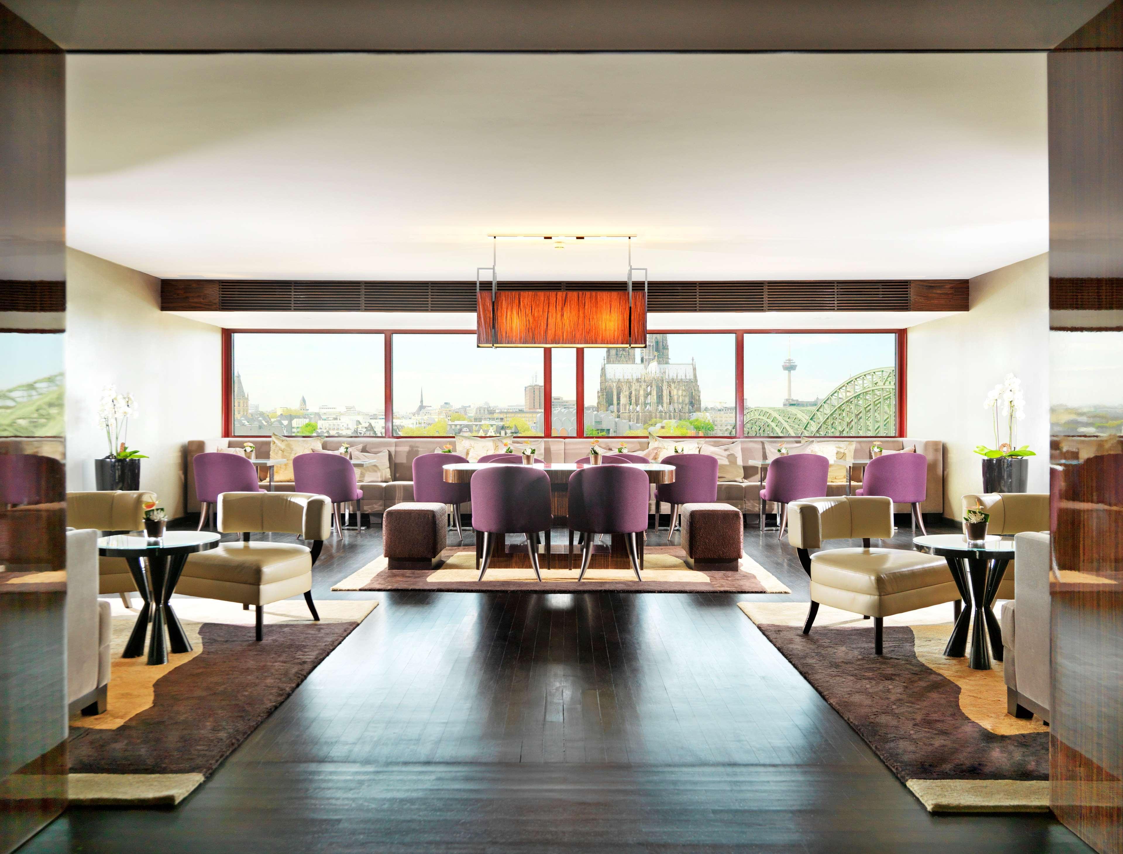 Hyatt Regency 5* Kolonia