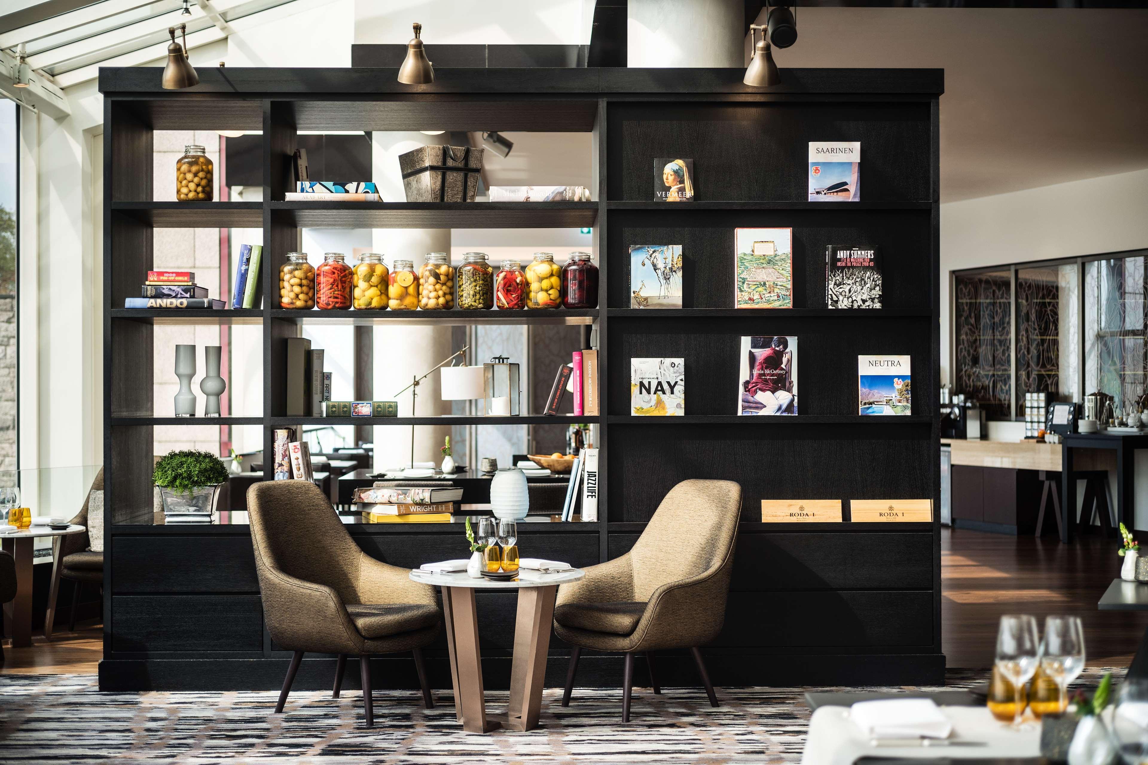 Hyatt Regency Kolonia